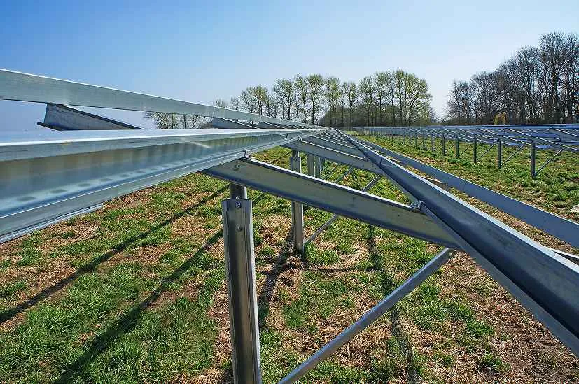 Unterkonstruktion_PV-Park_rg_kl